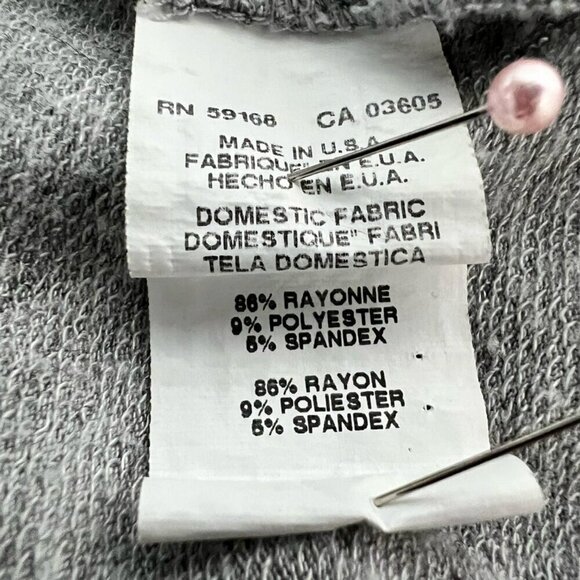 Red23 Womens Top Solid Gray Cold Shoulder Scoop Neck Knit Pullover Medium - Picture 8 of 9